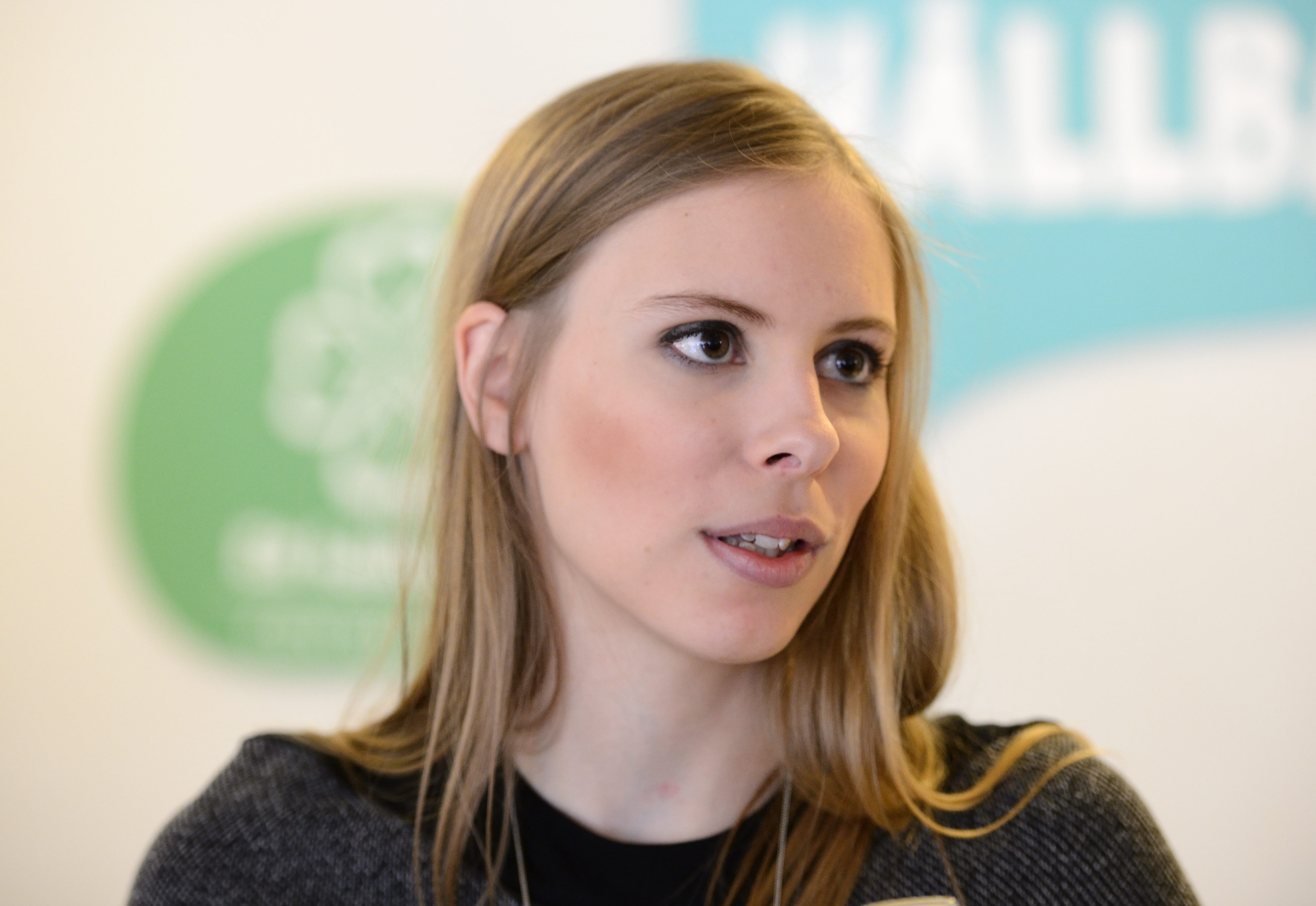 Hanna Wagenius, Max Hamburgare, Supervalåret 2014, Ungdomsarbetslöshet, Centerpartiets ungdomsförbund, Debatt, Riksdagsvalet 2014